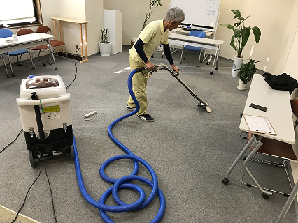 カーペットクリーニング