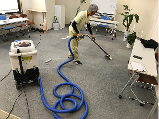 カーペットクリーニング
