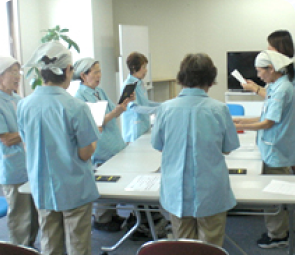 スタッフ研修の様子