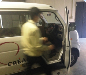 駆けつけるスタッフ